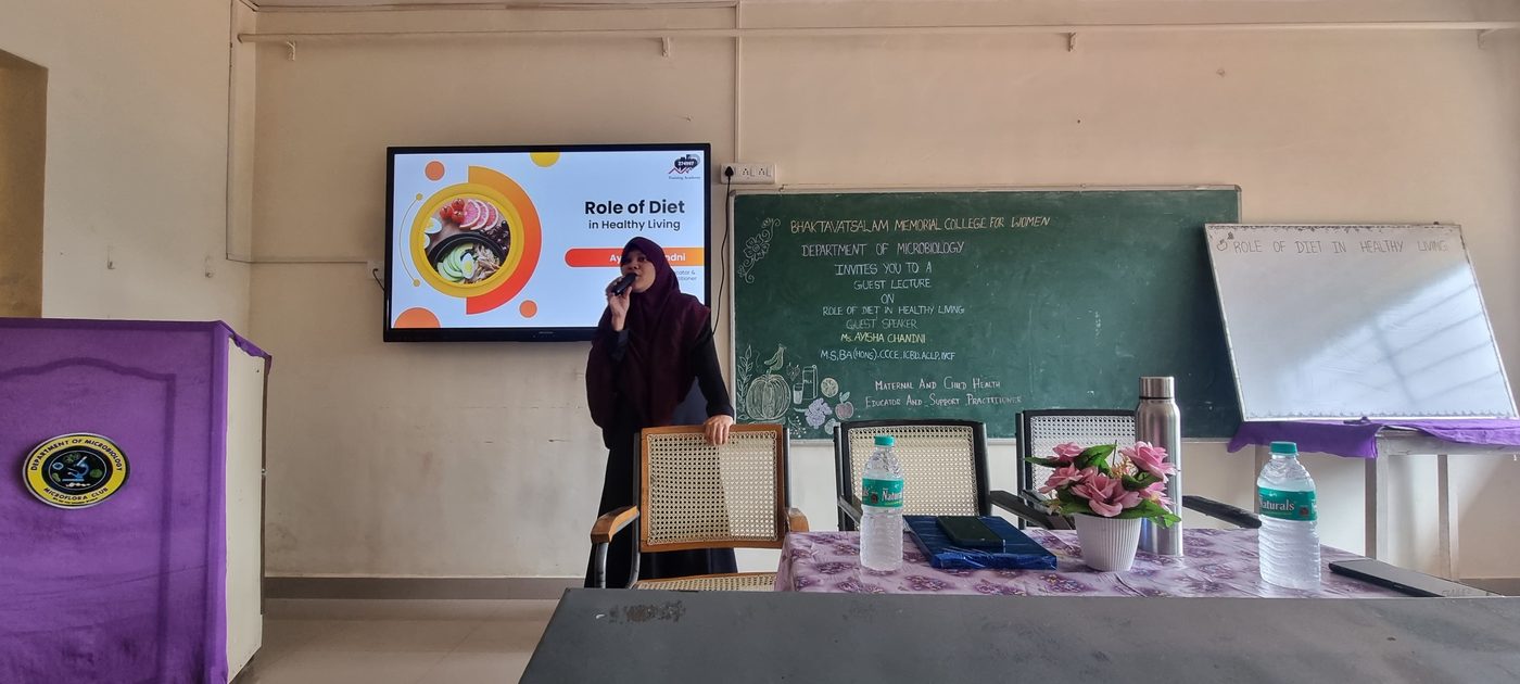 Ayisha Chandni delivering a guest lecture on diet and healthy living at a college